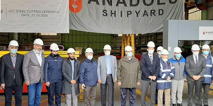 ADİK’TEN KATAR’A İNŞA EDİLECEK TANK ÇIKARMA GEMİSİ İÇİN SAC KESME TÖRENİ