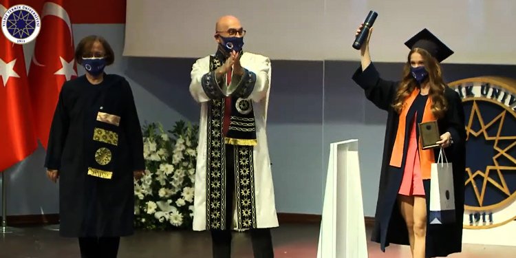 YTÜ 107. DÖNEM MEZUNLARINI UĞURLADI