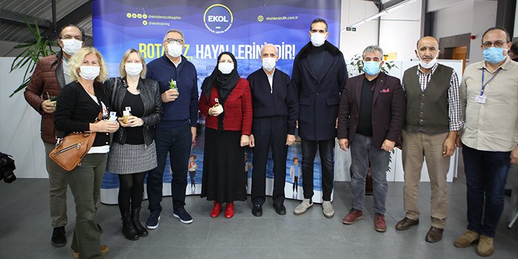 EKOL DENİZCİLİK’TEN ÖĞRETMENLER GÜNÜNE ÖZEL KUTLAMA