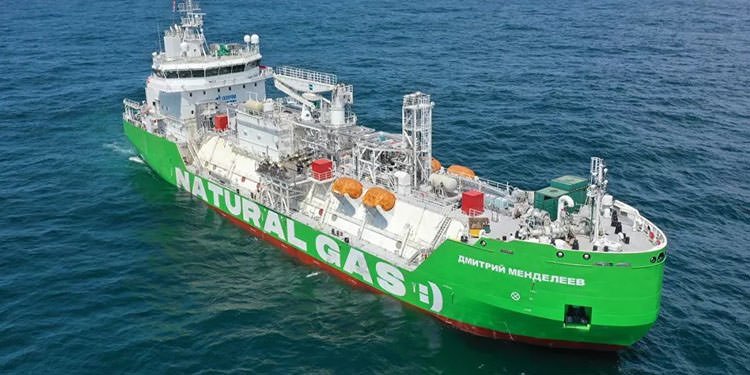 RUSYA’NIN İLK LNG İLE ÇALIŞAN İKMAL GEMİSİ TESLERİ BAŞARIYLA GEÇTİ