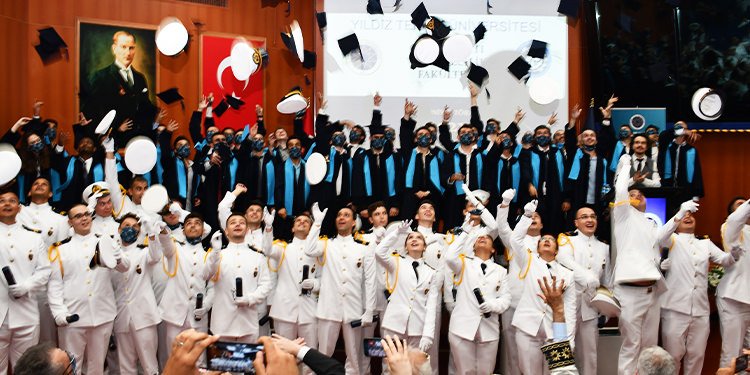 YTÜ DENİZCİLİK FAKÜLTESİ’NDE MEZUNİYET COŞKUSU