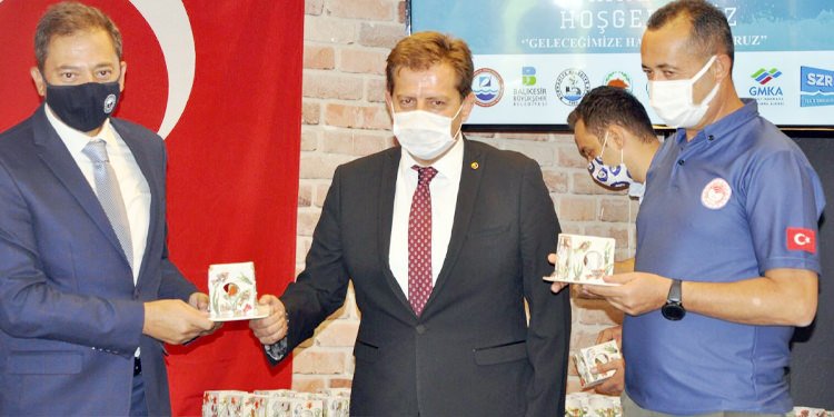 BURHANİYE TİCARET ODASI’NDAN DENİZLERİN GELECEĞİ İÇİN ANLAMLI PROJE