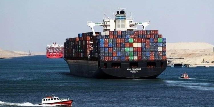 SÜVEYŞ KANALI’NDA GENİŞLETME ÇALIŞMALARI SÜRÜYOR