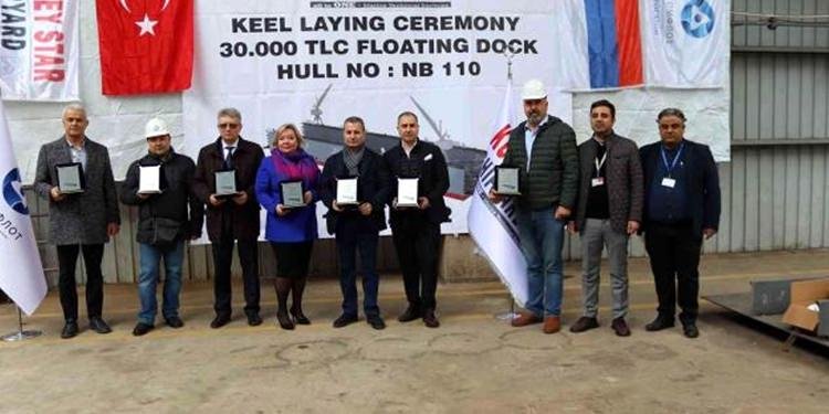 KUZEY STAR, ATOMFLOT İÇİN İNŞA ETTİĞİ YÜZER LİMANI KIZAĞA KOYDU