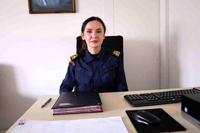 SAHİL GÜVENLİK KOMUTANLIĞI’NDA İLK KADIN BOT KOMUTANI GÖREVE BAŞLADI