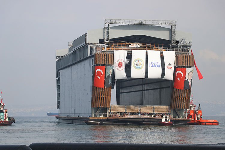 DÜNYANIN KENDİ SINIFINDA TEK DENİZALTI HAVUZU SUYA İNDİ