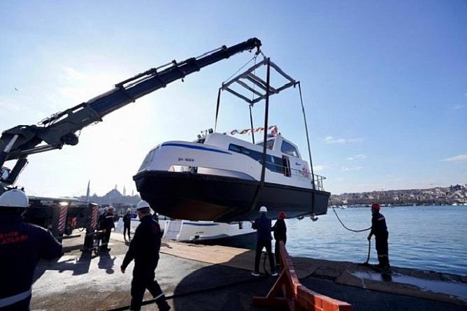 İBB ŞEHİR HATLARI, 5 ELEKTRİKLİ DENİZ TAKSİYİ SUYA İNDİRDİ