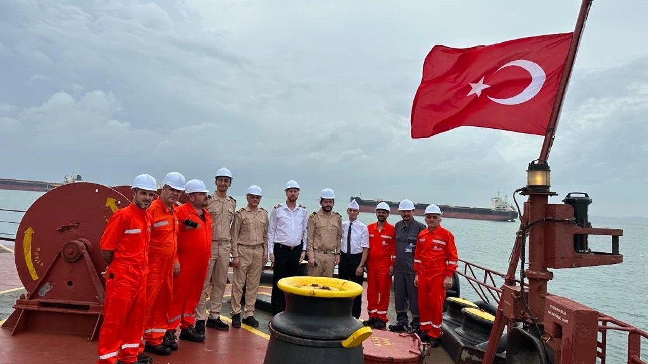 DENAK D DÖKME YÜK GEMİSİ TÜRK BAYRAĞI ÇEKTİ