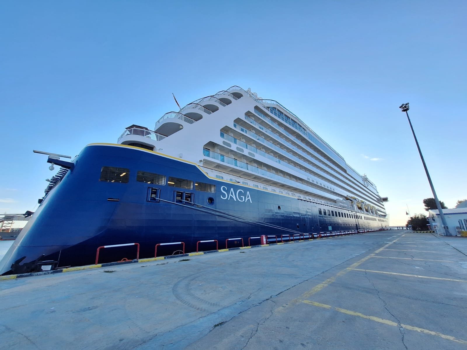 QTerminals Antalya, 2025 Yılının İlk Kruvaziyer Gemisini Ağırladı