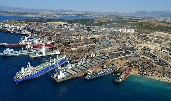 Aliağa’da Gemi Söküm Tesisleri Tersane ve Gemi Bakım Bölgesine Dönüşecek