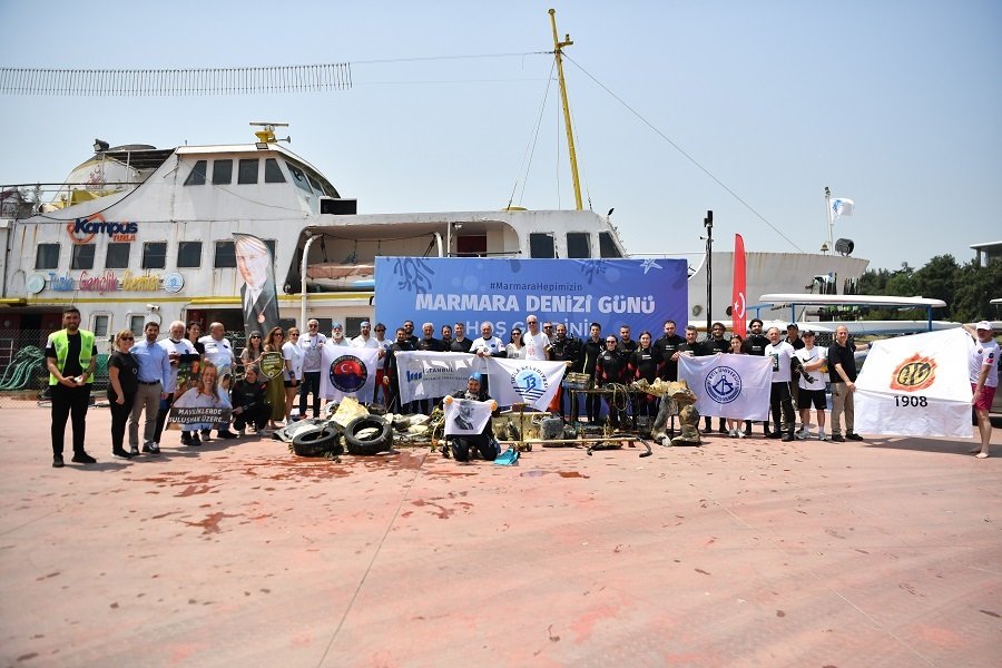 Dalgıçlar Tuzla’dan çağrı yaptı: “Deniz temiz kalsın, balıklar nefes alsın”