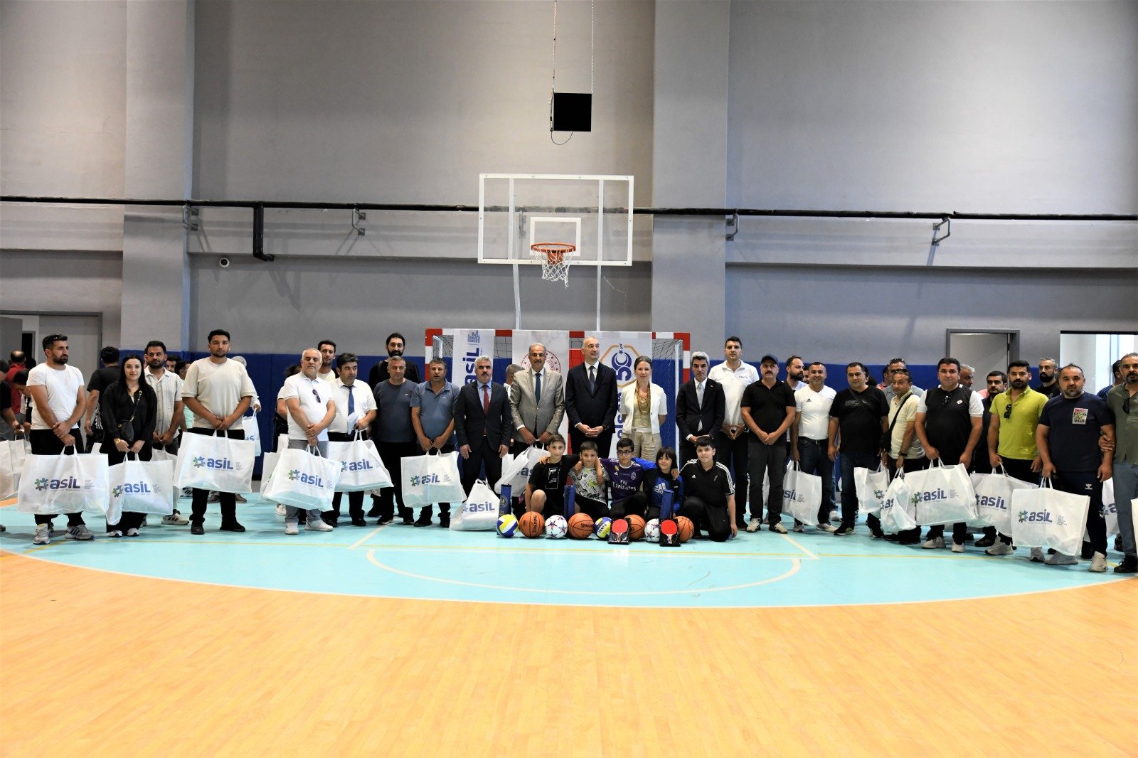 ASELSAN’dan Malatya’daki öğrencilere spor desteği