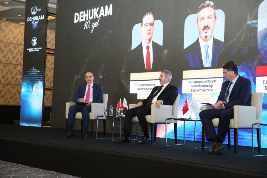 DEHUKAM 10. Yıl sempozyumu yoğun ilgi gördü