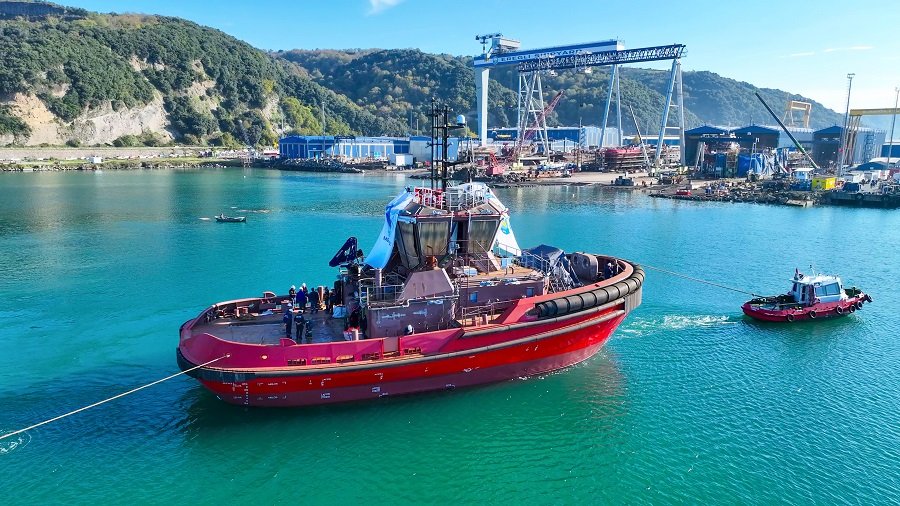 Med Marine yeni RAstar 2800 Terminal–Escort römorkörünü suya indirdi