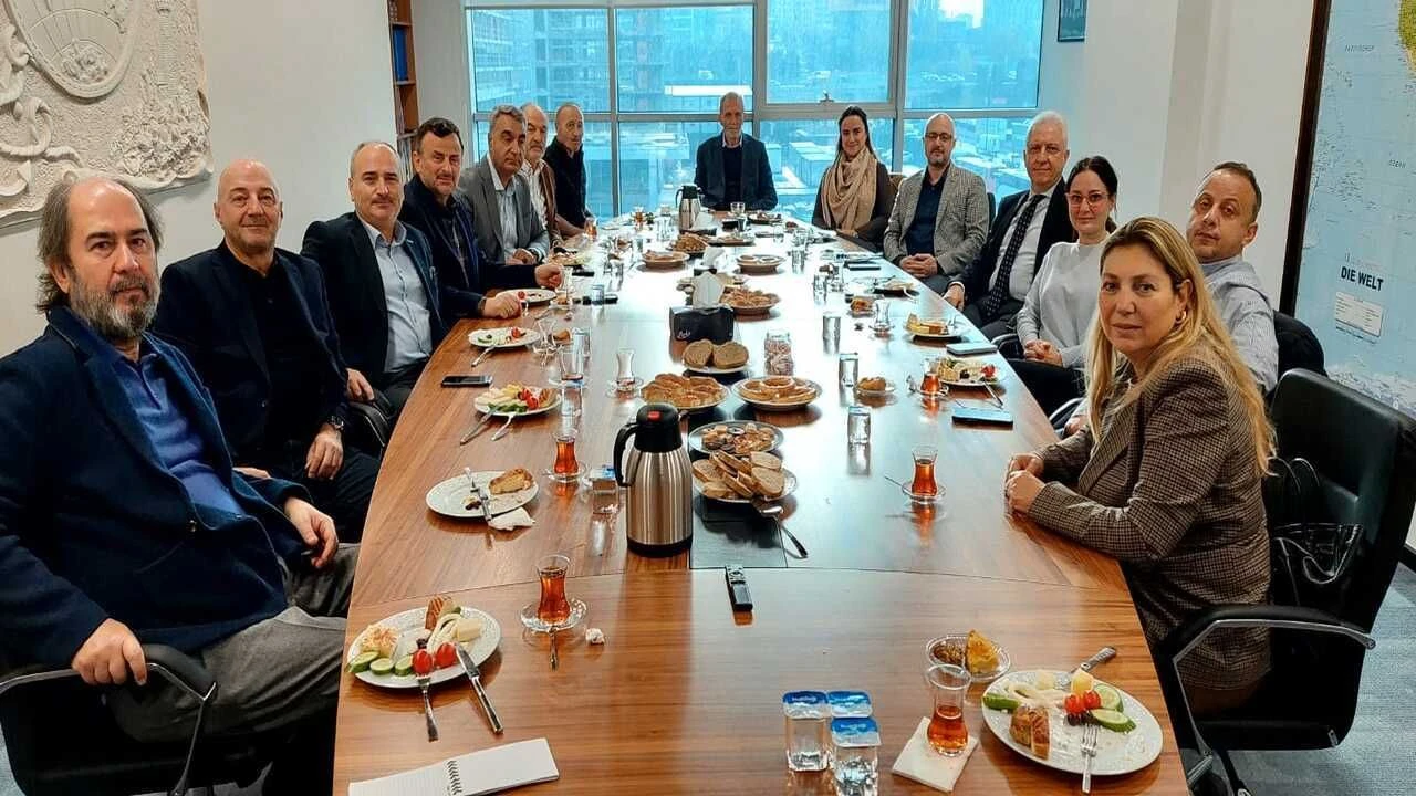 KOSDER’de birlik mesajı: Yönetim ve eski başkanlar buluştu