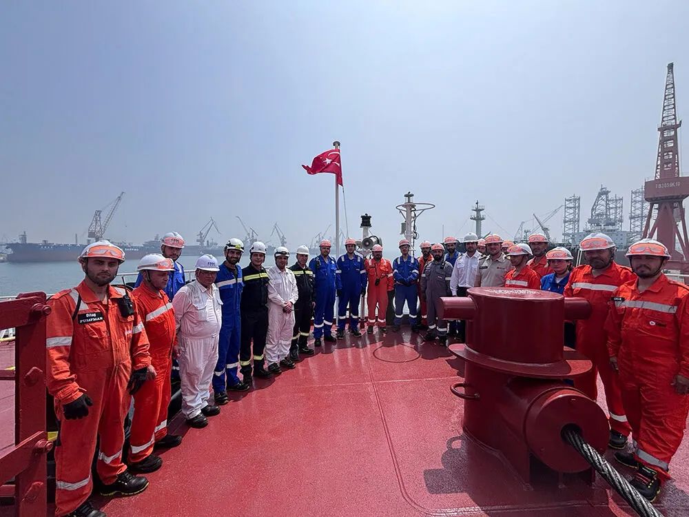DİTAŞ’ın yeni LR2 tankeri ‘T. Riva’ Türk bayrağı çekti