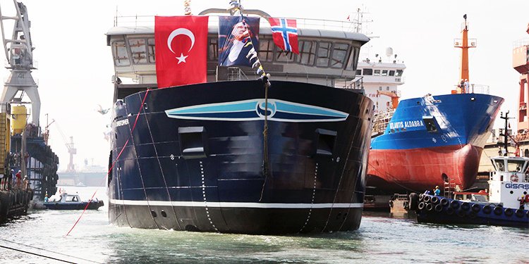 ÇEKSAN, M/V RONJA CHRISTOPHER GEMİSİNİ SUYA İNDİRDİ