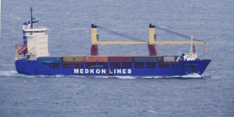 GEMİDEKİ KONTEYNERLER DENİZE DÜŞTÜ