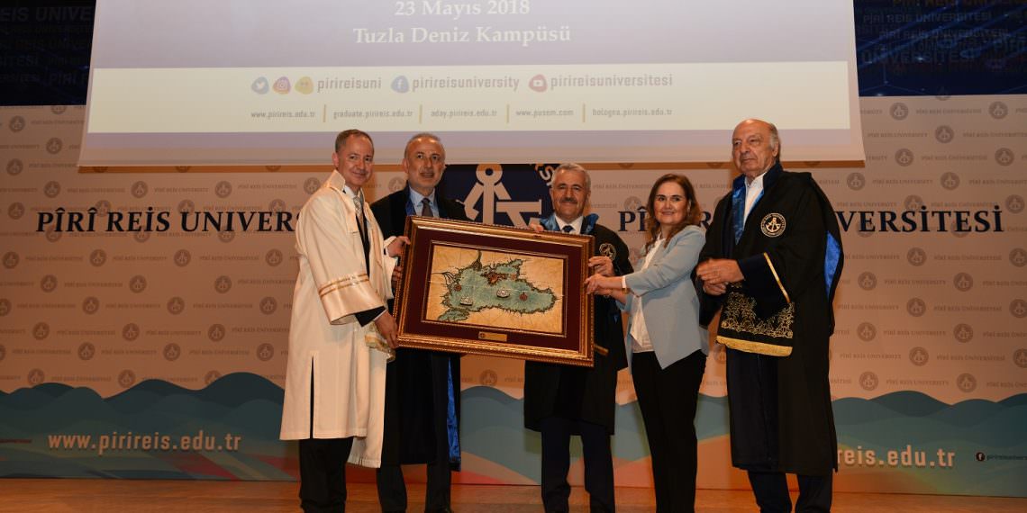 Ahmet Arslan'a 'Fahri Doktora' unvanı verildi 1 Ahmet Arslan’a ‘Fahri Doktora’ unvanı verildi