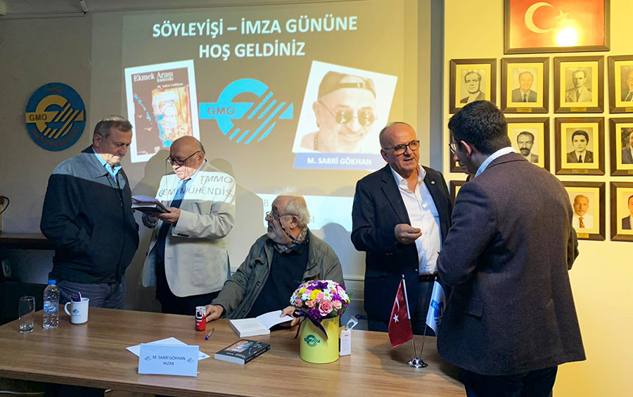YAZAR M. SABRİ GÖKHAN, GMO’DA İMZA GÜNÜ DÜZENLEDİ 3 sabri gokhan ekmek arasi tadinda2