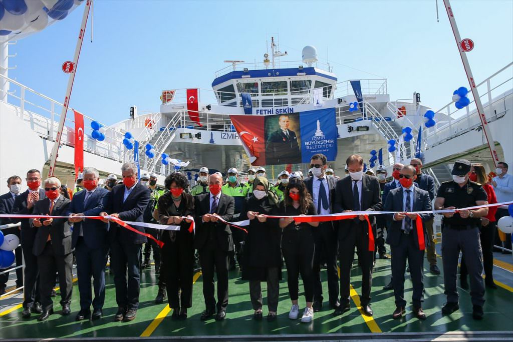 FETHİ SEKİN FERİBOTU İZDENİZ BÜNYESİNDE HİZMETE GİRDİ 4 3