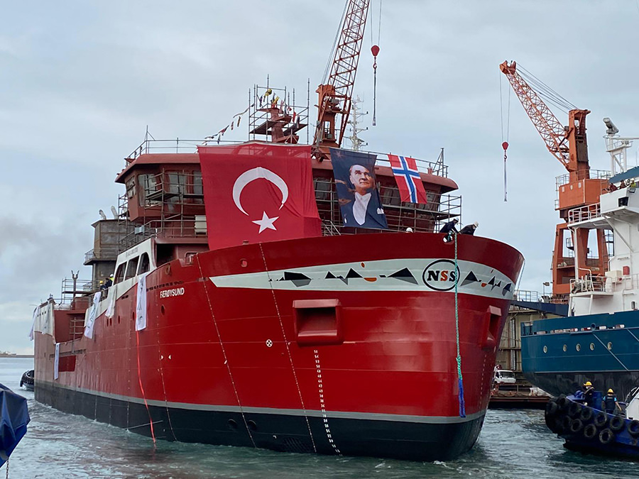 ÇEKSAN TERSANESİ, FÆRØYSUND'I SUYA İNDİRDİ 2 ceksanshipyard1