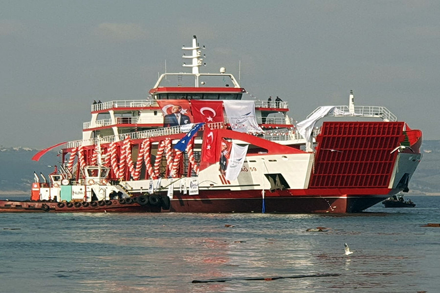 AYDEN MARİNE TASARIMLI FERİBOT SUYA İNDİ 3 AydenMarine turkoglutersanesi feribot gemiinsa 3