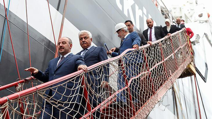 SANAYİ VE TEKNOLOJİ BAKANI MUSTAFA VARANK, TERSAN TERSANESİNİ ZİYARET ETTİ 2 AA12SbGF