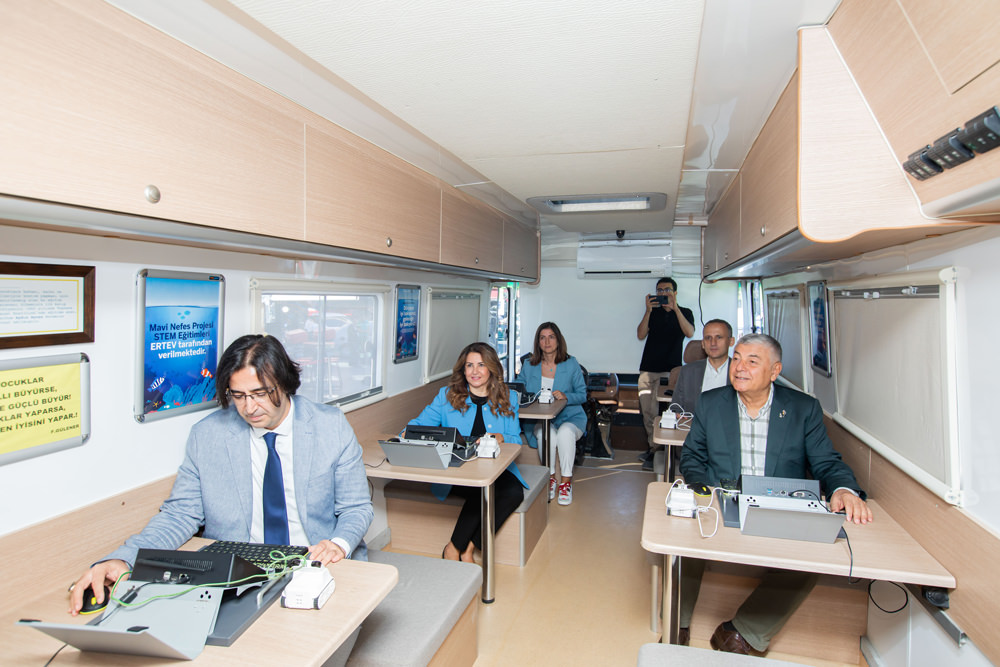 MAVİ NEFES PROJESİ EĞİTİM OTOBÜSÜ YOLA ÇIKIYOR 4 img 3939