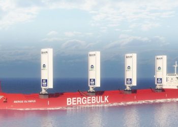 DÜNYANIN EN BÜYÜK YELKENLİ GEMİSİ TANITILDI