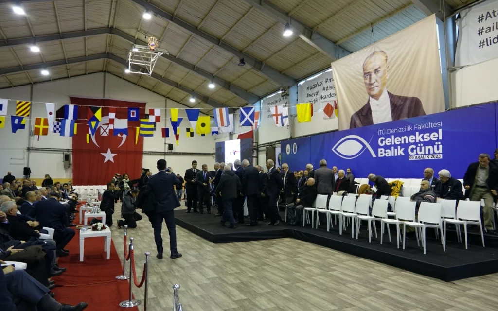 İTÜ DENİZCİLİK FAKÜLTESİ’NDE 139. BALIK GÜNÜ COŞKUSU YAŞANDI 2 resize balik gunu 202379