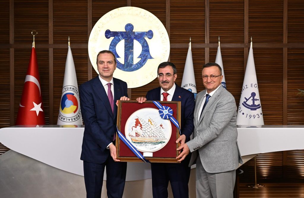 CUMHURBAŞKANI YARDIMCISI CEVDET YILMAZ'DAN İMEAK DTO'YA ZİYARET 3 419274429 18409706074062650 4934071076969082240 n