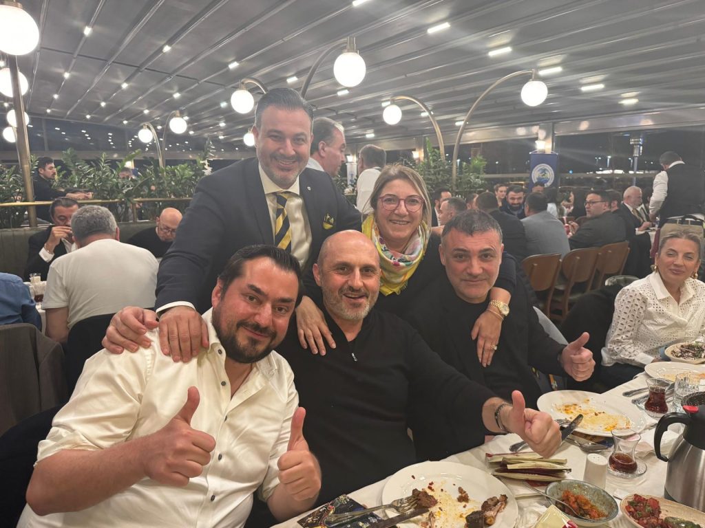 Denizci Fenerbahçeliler Derneği iftar yemeği düzenledi 5 WhatsApp Image 2024 03 28 at 11.36.52 7f9bb260