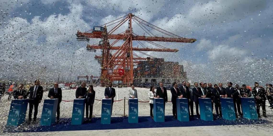 450 milyon dolarlık dev yatırım: Mersin Limanı yeni terminaliyle hizmette 1 450 milyon dolarlık dev yatırım: Mersin Limanı yeni terminaliyle hizmette