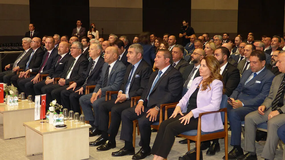 Denizcilik sektörünün ihracat liderleri ödüllerini aldı 4 art on water 2