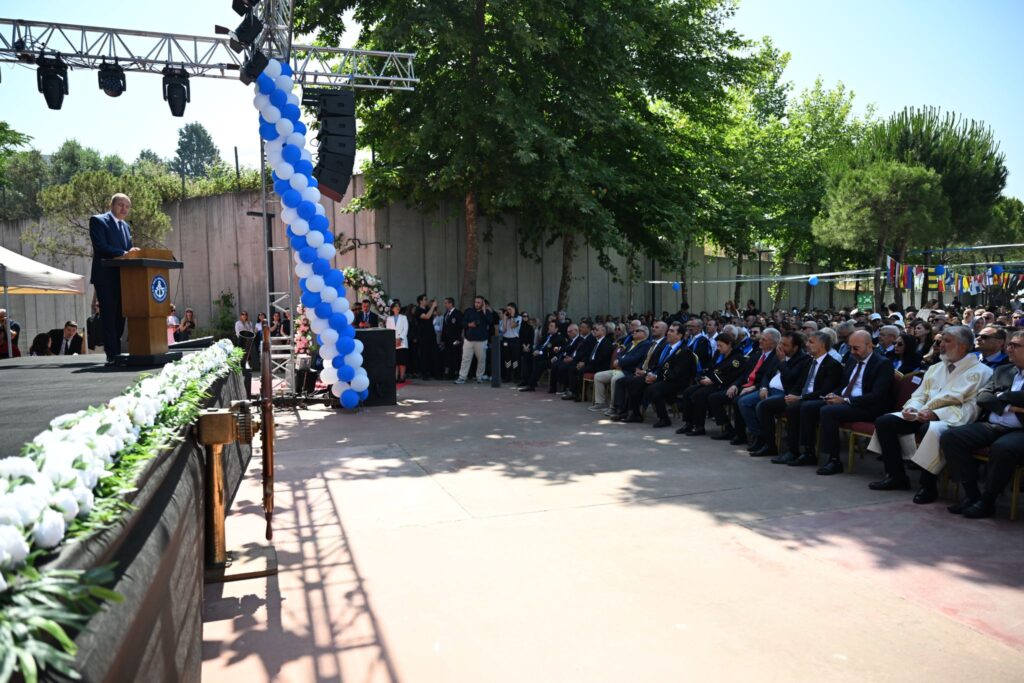 Piri Reis Üniversitesi mezunlarını uğurladı 2 piri reis 2