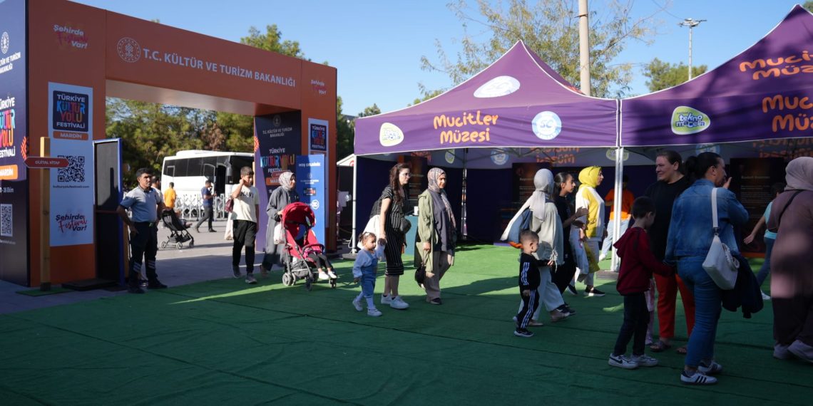 Tekno Macera Tırı Mardin’de çocuklarla buluştu 1 Tekno Macera Tırı Mardin’de çocuklarla buluştu