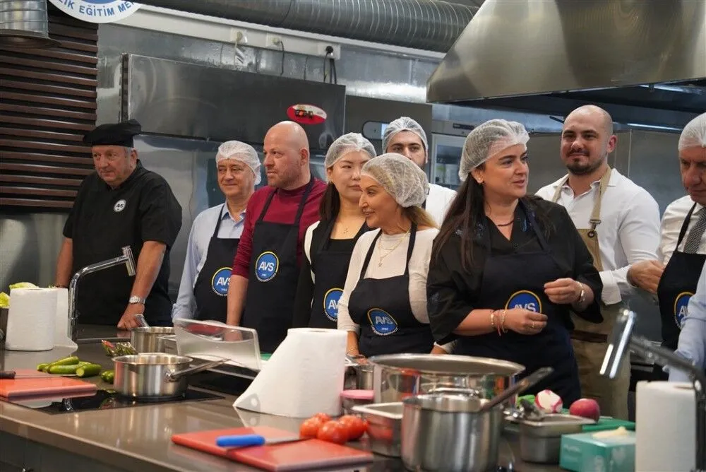 KOSDER yönetimi, Ekol Denizcilik atölyesinde Karadeniz lezzetleriyle buluştu 4 ekol kosder3