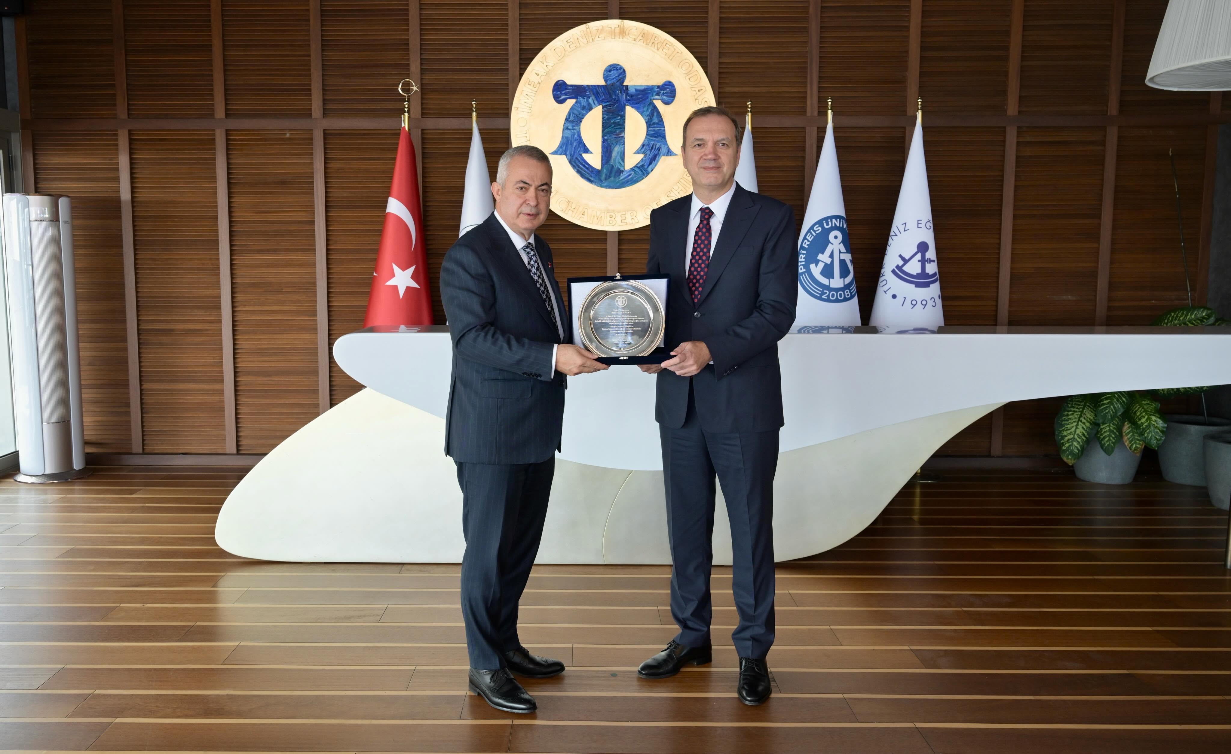 İMEAK DTO’da devir teslim töreni yapıldı, yeni yönetim görev dağılımını belirledi